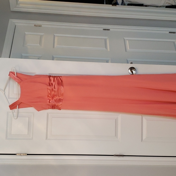 Dress - Picture 1 of 5